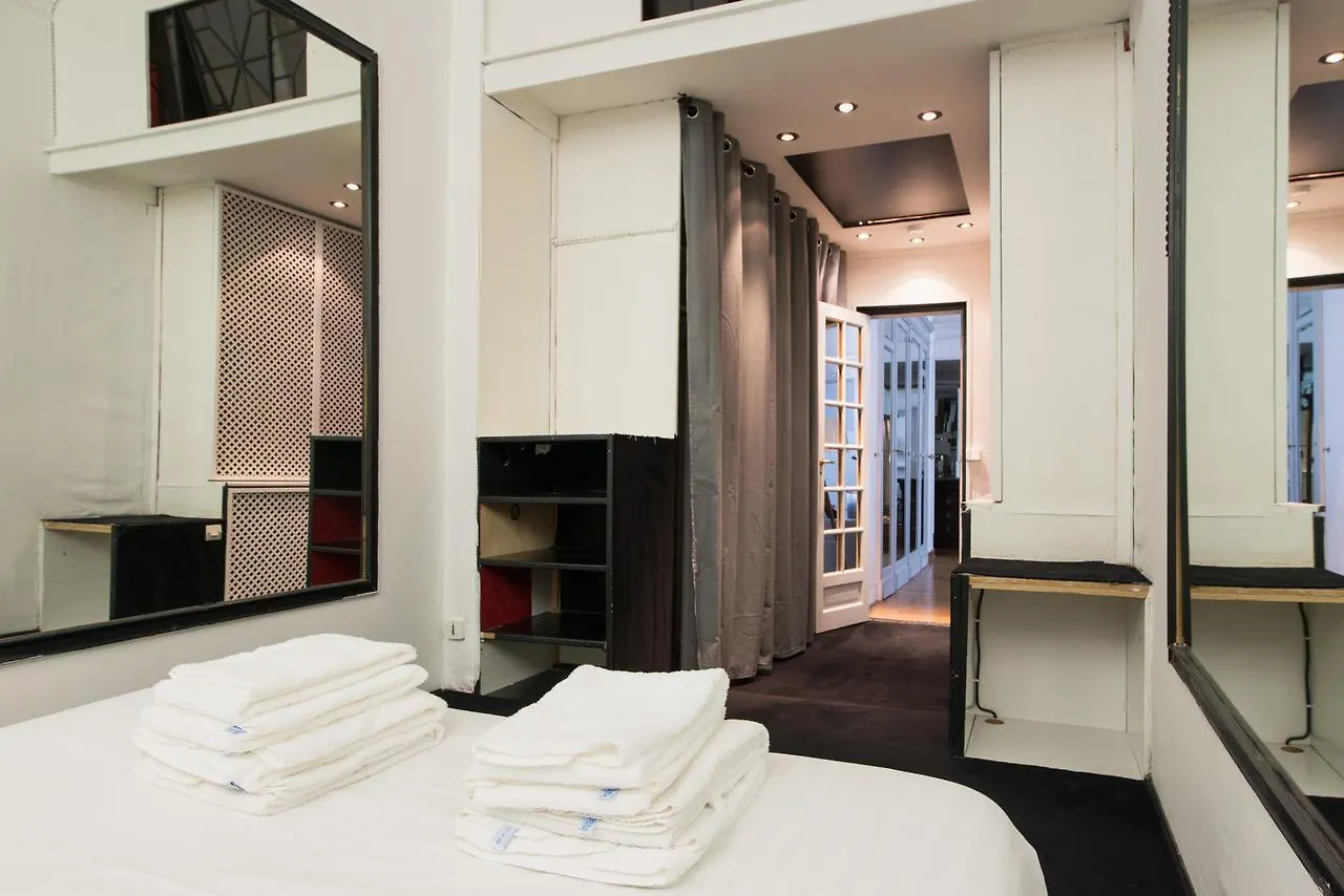 Apartment Claridge Paris France