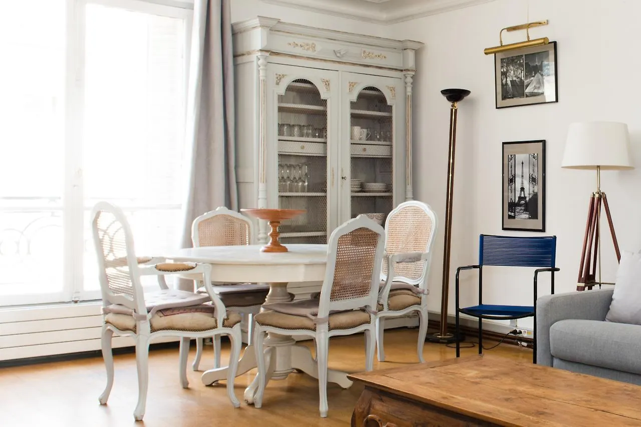 Apartment Claridge Paris