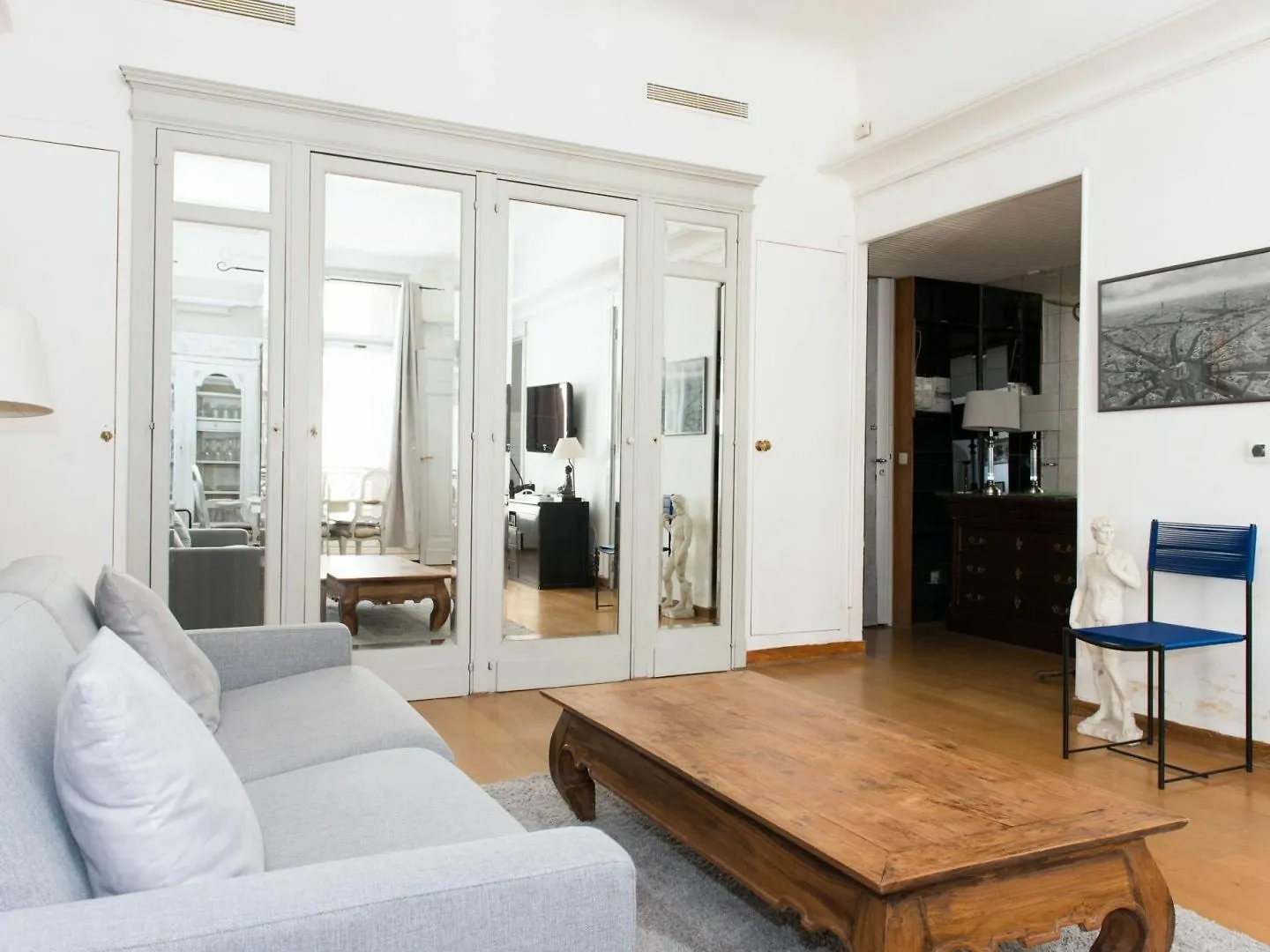 Apartment Claridge Paris